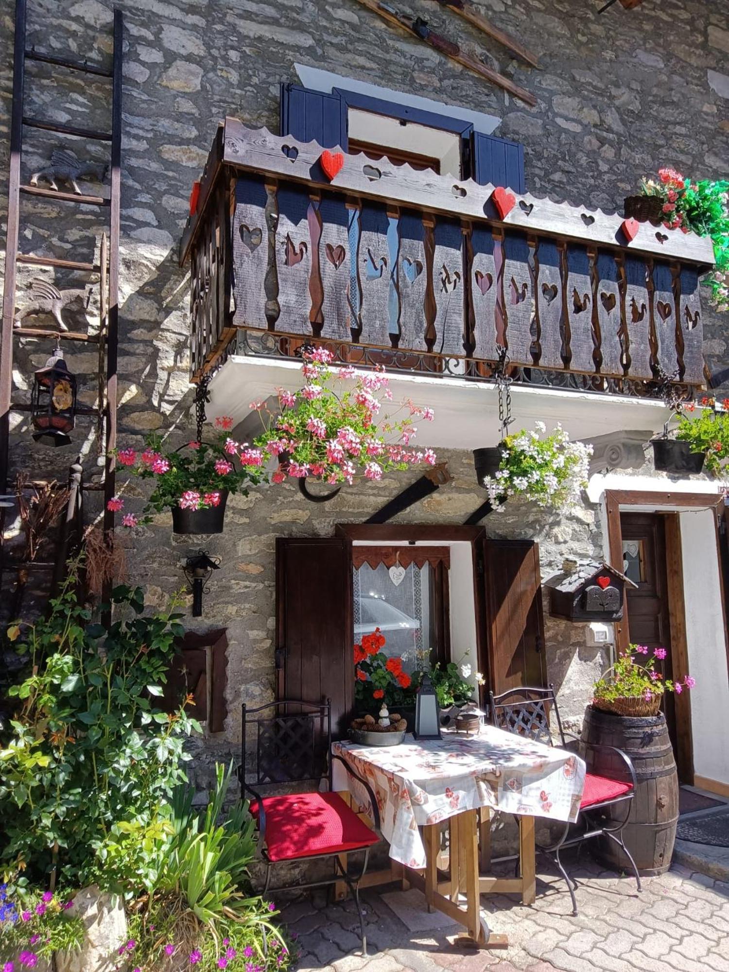 Le Grenier De Olga E Mario Daire Pré-Saint-Didier Dış mekan fotoğraf